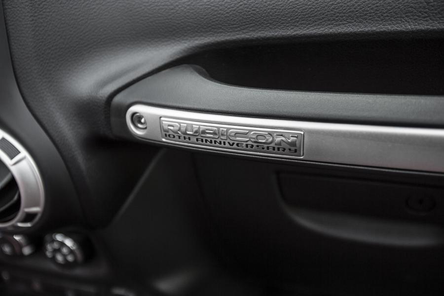  Jeep Wrangler Rubicon 10th Anniversary Edition 2013 года  (EU) (фото 13 из 54)